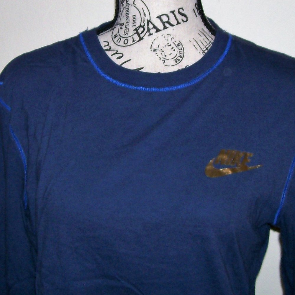 NWOT Nike Long Sleeve Tee